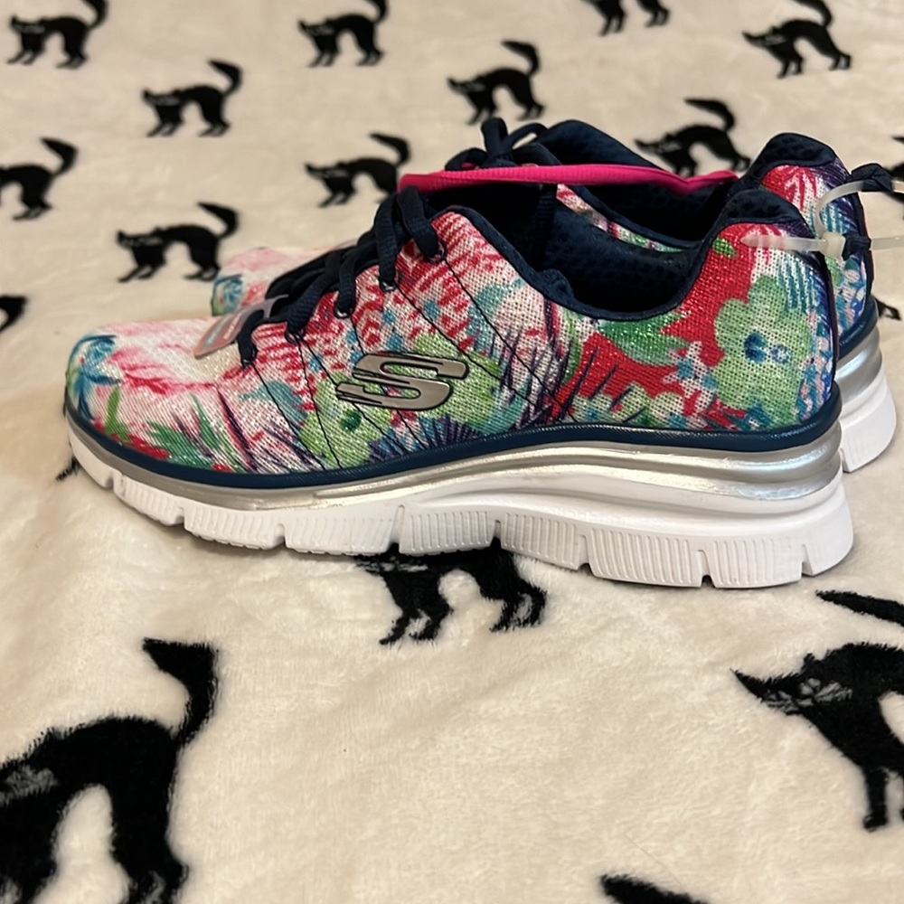 Skechers Tropical Print Sneaker Wedges Spring Essential Navy Multi - Medium - Picture 2 of 8